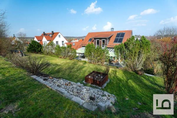 Immobilie in Wolnzach - Wunderbares EFH, 265 qm Wfl., Sauna, Büro, Einl.whg., Garagen, Traumgarten, 1337 qm Grund, Wolnzach - Bild 3