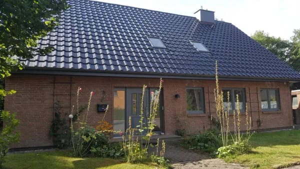 Immobilie in Kronprinzenkoog - Viel Platz für die Familie – modernisiertes Einfamilienhaus mit großem Grundstück in Sackgassenendlage - Bild 0