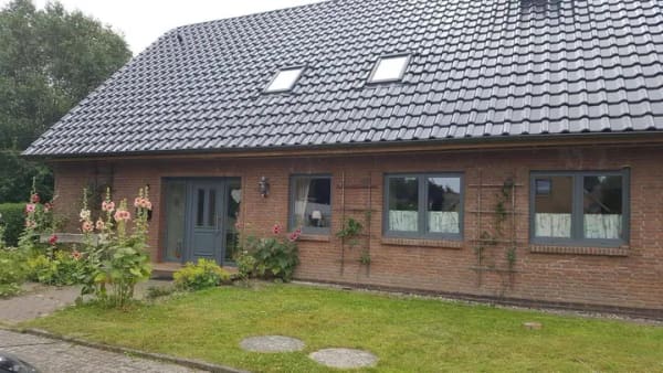 Immobilie in Kronprinzenkoog - Viel Platz für die Familie – modernisiertes Einfamilienhaus mit großem Grundstück in Sackgassenendlage - Bild 1
