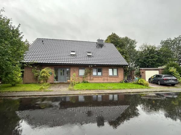 Immobilie in Kronprinzenkoog - Viel Platz für die Familie – modernisiertes Einfamilienhaus mit großem Grundstück in Sackgassenendlage - Bild 2
