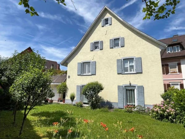 Immobilie in Schopfheim - Zweifamilienwohnhaus mit Doppelgarage, Schuppen u. Gartenhaus auf  tollem, großen Grundstück ! - Bild 0