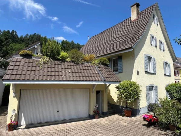 Immobilie in Schopfheim - Zweifamilienwohnhaus mit Doppelgarage, Schuppen u. Gartenhaus auf  tollem, großen Grundstück ! - Bild 1