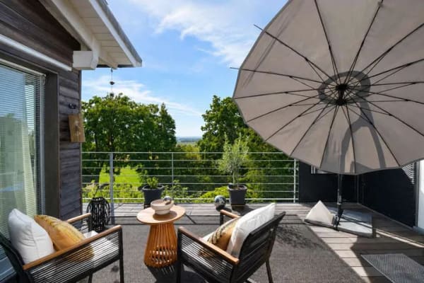 Immobilie in Erkheim - Architektur. Design. Weitblick. – Ein außergewöhnliches Zuhause mit traumhaftem Weitblick. - Bild 3