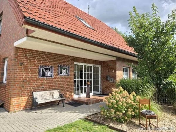 Immobilie in Lähden - Provisionsfrei! Familienglück pur- großzügiges Ein-/Zweifamilienhaus mit Wintergarten in Lähden - Bild 1