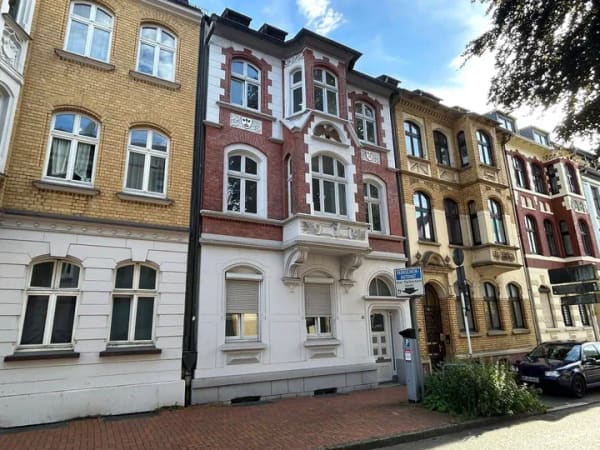 Immobilie in Lüdenscheid - Denkmalgeschütztes Mehrfamilienhaus in Lüdenscheid-Zentrum – 6 Einheiten mit Entwicklungspotenzial... - Bild 1