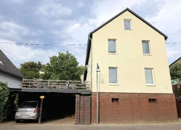 Immobilie in Dattenberg - Saniertes MFH Niedrigenergie KfW Standart 95 m² zur eigenen Nutzung mit Garten Carport Ausbau - Bild 0