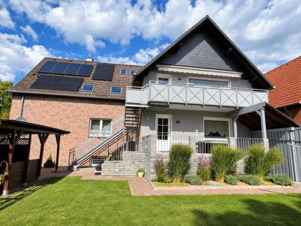 Immobilie in Hohnhorst - Attraktives 3-Familienhaus mit 284 m² Wohnfläche, großem Grundstück und umfangreicher Ausstattung - Bild 0