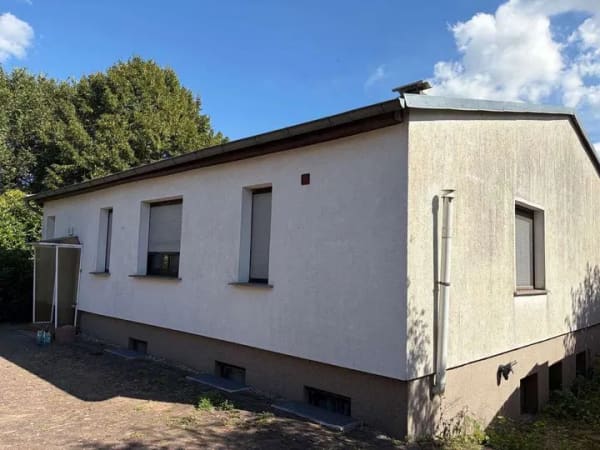 Immobilie in Havelberg - Seltenes Anwesen an der Havel: Zwei Wohnhäuser, Scheune und Doppelgaragen auf 1.460 m² - Bild 3