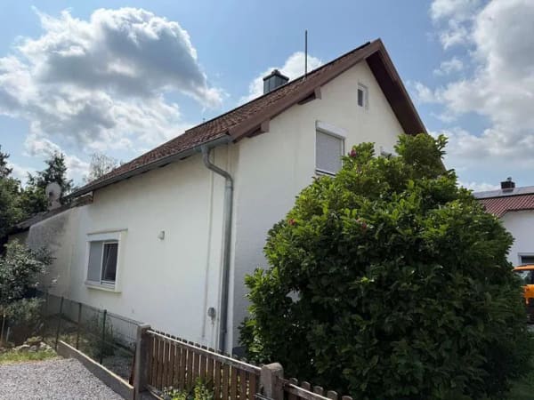 Immobilie in Aiterhofen - Seltene Gelegenheit in Aiterhofen: Großes Familiengrundstück mit zwei Wohnhäusern - Bild 2