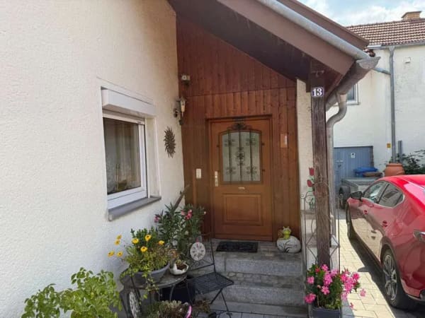 Immobilie in Aiterhofen - Seltene Gelegenheit in Aiterhofen: Großes Familiengrundstück mit zwei Wohnhäusern - Bild 3
