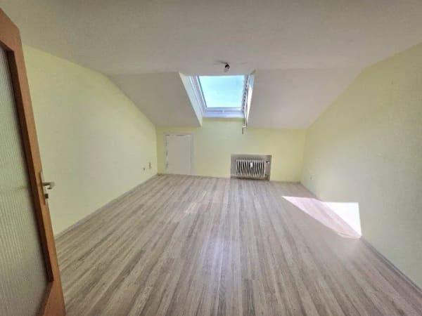 Immobilie in Kirchdorf am Inn - Ruhig gelegene 3-Zimmer-Eigentumswohnung mit Gartenanteil, Garage und Keller - Bild 2