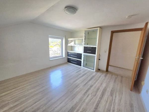 Immobilie in Kirchdorf am Inn - Ruhig gelegene 3-Zimmer-Eigentumswohnung mit Gartenanteil, Garage und Keller - Bild 3