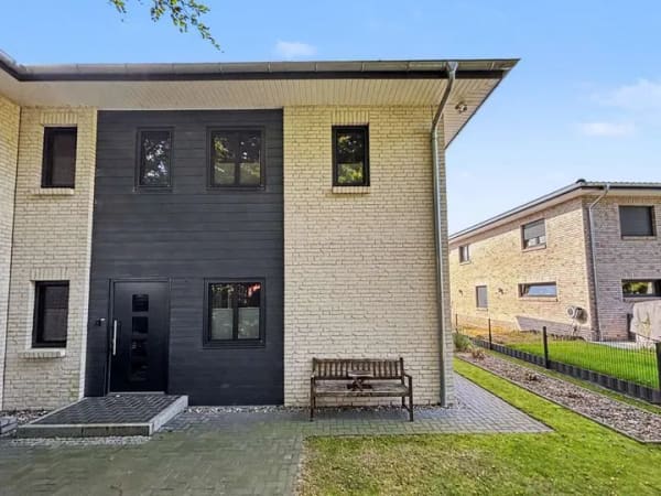 Immobilie in Fockbek - Moderne Doppelhaushälfte in Fockbek – neuwertig, hochwertig ausgestattet und sofort bezugsfertig - Bild 1