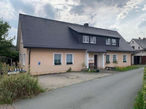 Immobilie in Grünbach - Wohnen mit Charakter: Doppelhaushälfte/ große Eigentumswohnung in Grünbach - Bild 0