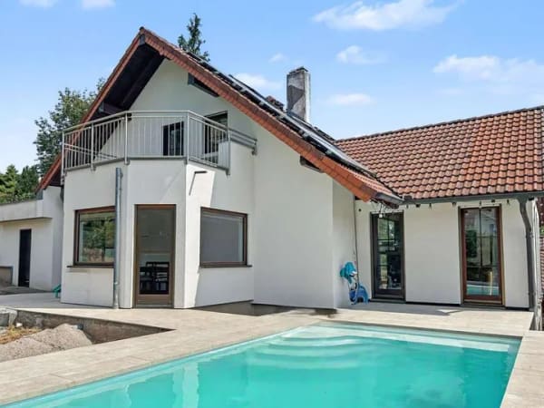 Immobilie in Schönbrunn - Exklusives Einfamilienhaus mit großem Garten und neu angelegtem Pool in Schönbrunn - Bild 0