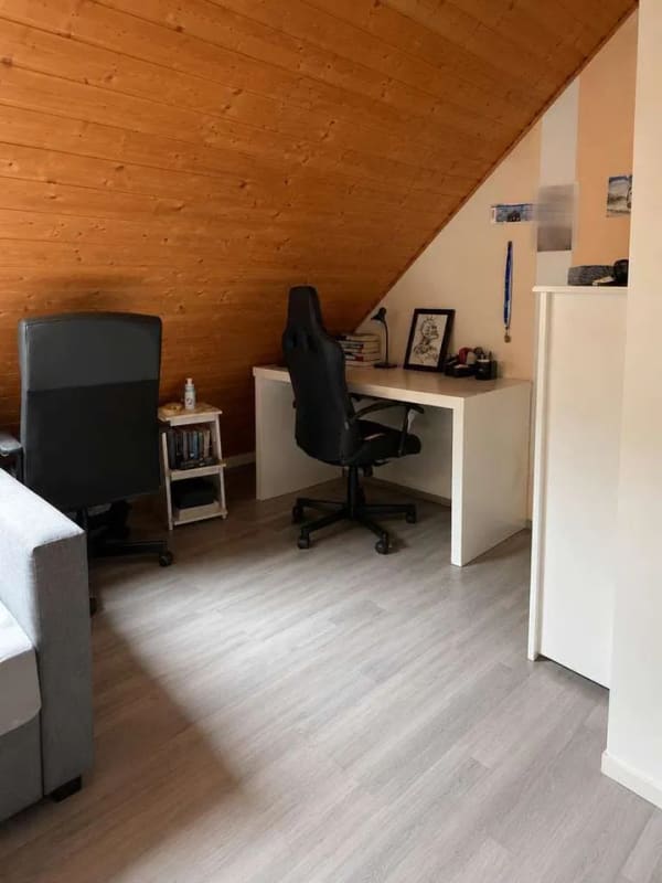 Immobilie in Pfedelbach - Exklusive 4,5-Zimmer-Dachgeschosswohnung mit Wannenbad und überdachtem Balkon – ruhige und idyllisch - Bild 3