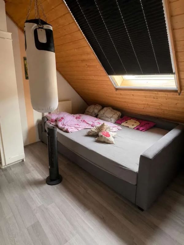 Immobilie in Pfedelbach - Exklusive 4,5-Zimmer-Dachgeschosswohnung mit Wannenbad und überdachtem Balkon – ruhige und idyllisch - Bild 4