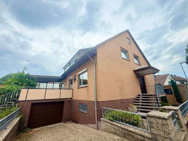 Immobilie in Neustadt am Rübenberge - Bordenau - Kapitalanlage oder Eigennutzung - Zweifamilienhaus mit schönem Garten und 3 Garagen - Bild 0