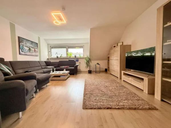 Immobilie in Neustadt am Rübenberge - Bordenau - Kapitalanlage oder Eigennutzung - Zweifamilienhaus mit schönem Garten und 3 Garagen - Bild 3
