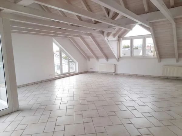 Immobilie in Großmehring - Großzügige 4-Zimmer-Dachgeschosswohnung in Großmehring - Bild 1