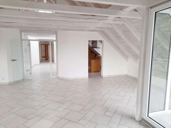 Immobilie in Großmehring - Großzügige 4-Zimmer-Dachgeschosswohnung in Großmehring - Bild 3