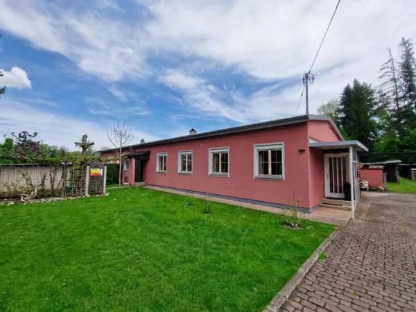 Immobilie in Memmingen - Ortsrand und doch so nah zur City? 
Bungalow auf einer Ebene mit zusätzlichen Grundstücksmöglichkeit - Bild 0