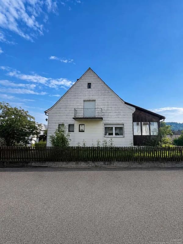 Immobilie in Beilngries - Doppelhaushälfte mit viel Potenzial in Beilngries – gestalten Sie Ihr neues Zuhause - Bild 2