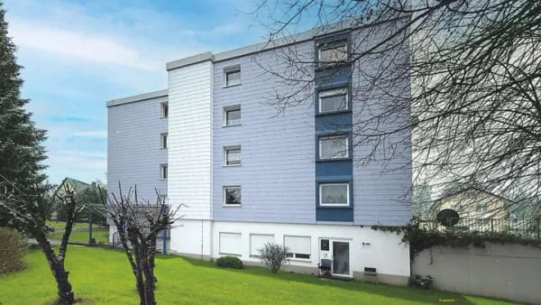 Immobilie in St. Georgen im Schwarzwald - Attraktive 3-Zimmer-Eigentumswohnung mit Balkon und Garage in St. Georgen - Bild 0