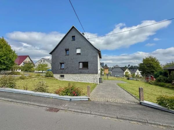 Immobilie in Bad Marienberg (Westerwald) - Einfamilienhaus mit viel Platz und Potenzial für die ganze Familie! - Bild 2