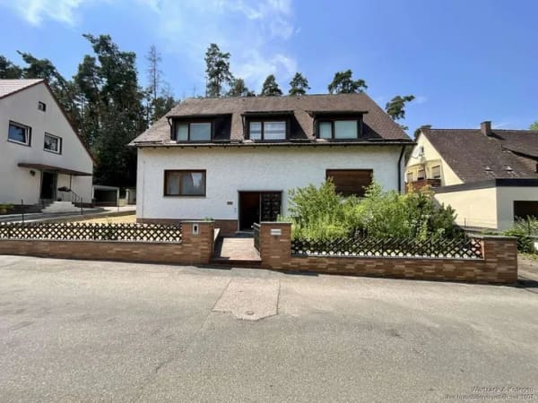 Immobilie in Büchenbach - Zweifamilienhaus in wunderschöner Lage mit zusätzlicher Einliegerwohnung in Büchenbach - Bild 0