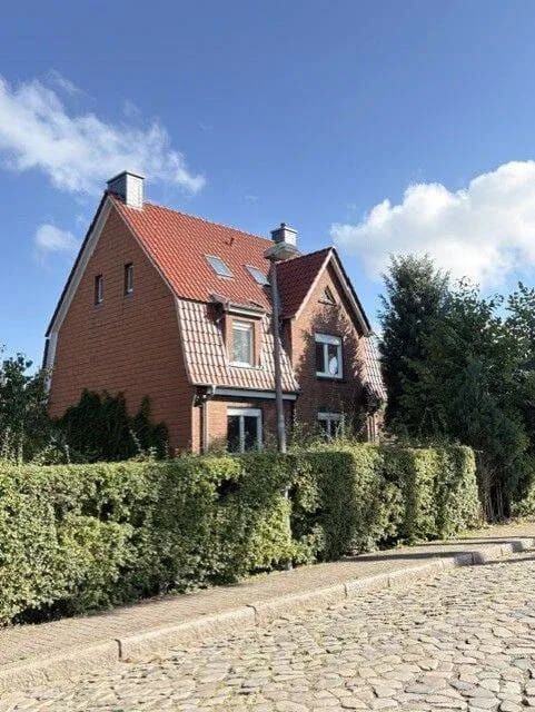 Immobilie in Lauenburg/Elbe - Stadthaus im Herzen der Lauenburger Altstadt mit Garagenhof und Elbblick - Bild 0