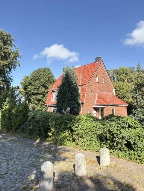 Immobilie in Lauenburg/Elbe - Stadthaus im Herzen der Lauenburger Altstadt mit Garagenhof und Elbblick - Bild 1