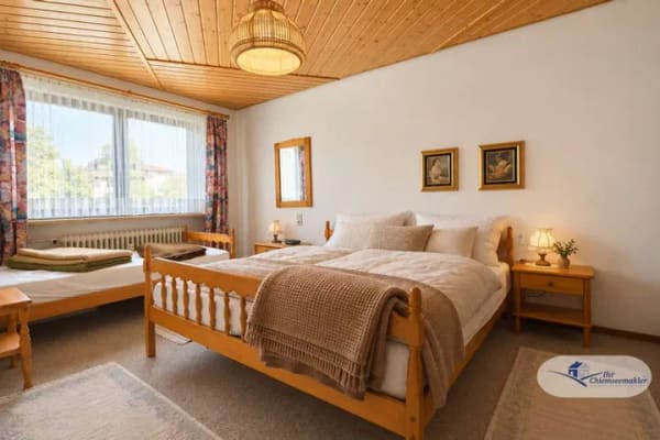 Immobilie in Bernau am Chiemsee - Zentrumsnah wohnen mit Gestaltungspotenzial – 3-Zimmer-Erdgeschosswohnung mit Terrasse - Bild 2