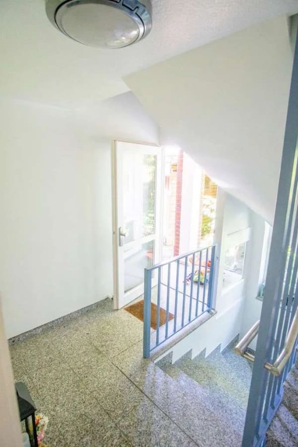 Immobilie in Witzhave - Wohnen auf zwei Ebenen - vermietete Wohnung mit Balkon in Witzhave - Bild 2