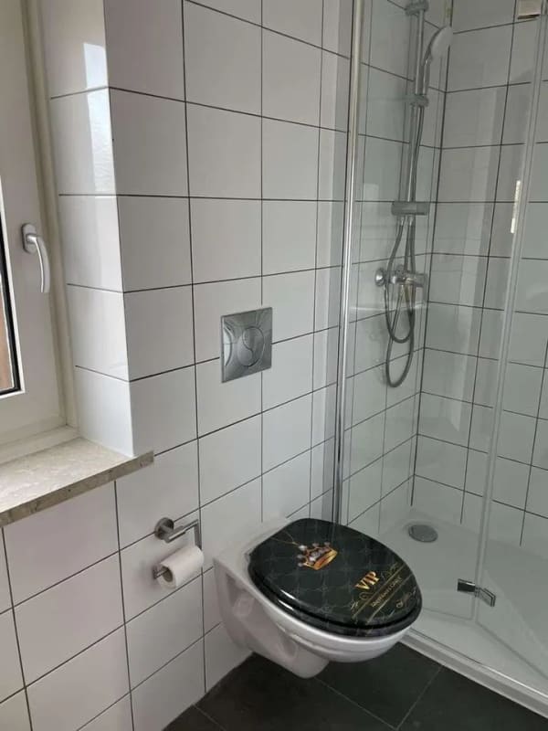 Immobilie in Landshut - PREISREDUZIERT: Zwei Grundstücke mit drei Häusern und Entwicklungspotenzial in Landshut - Bild 2