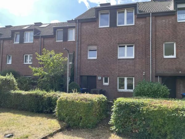 Immobilie in Monheim am Rhein - Leerstehendes Mehrfamilienhaus - Bild 2
