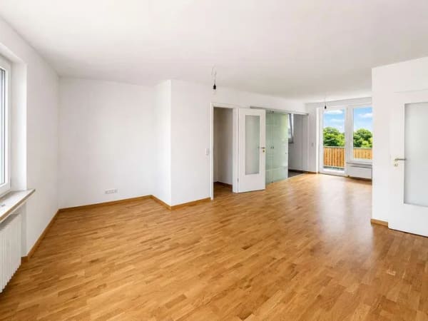 Immobilie in Bad Tölz - Familienfreundliches Wohnen: 3 oder 4 Zimmer, frisch saniert im 2. OG in Bad Tölz - Bild 1