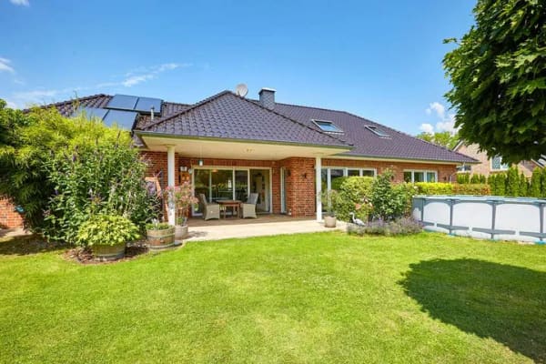 Immobilie in Lütjensee - Architektenhaus 
mit Stil, Raum und Lebensqualität - Bild 1