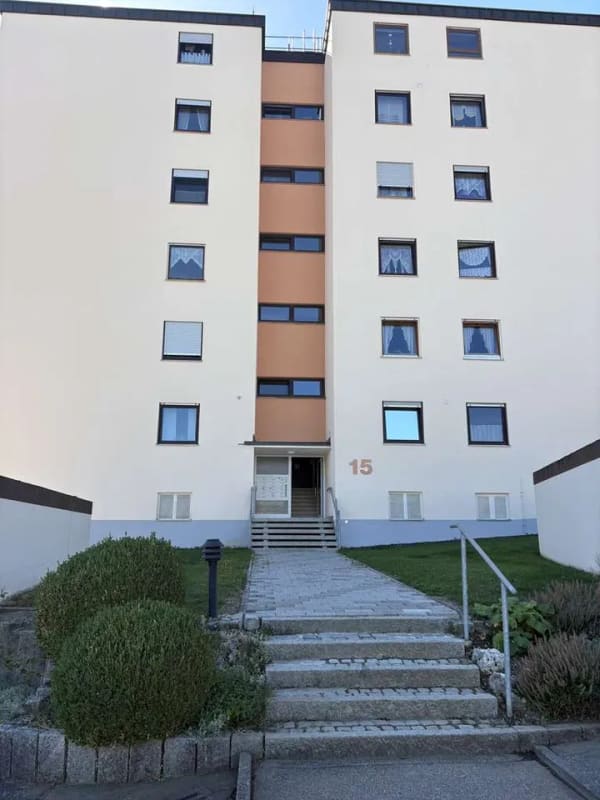 Immobilie in Niedereschach - Provisionsfrei: sanierte 3 - Zimmerwohnung, 2 Balkone, Garage, auf Wunsch möbliert, bezugsfrei - Bild 0