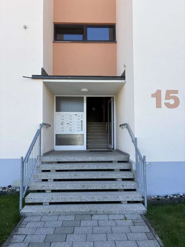 Immobilie in Niedereschach - Provisionsfrei: sanierte 3 - Zimmerwohnung, 2 Balkone, Garage, auf Wunsch möbliert, bezugsfrei - Bild 1