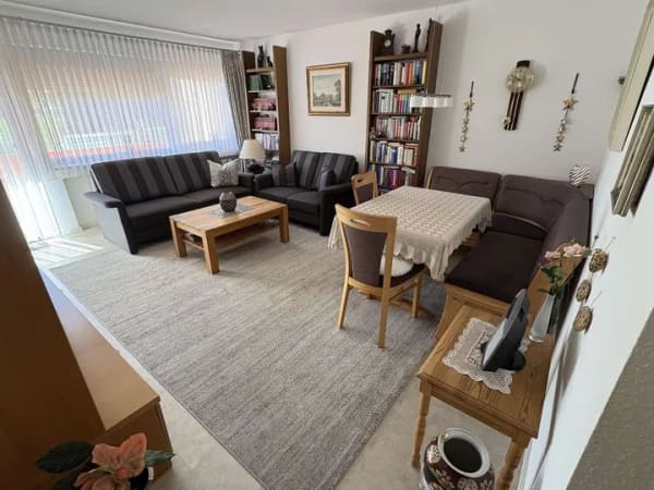 Immobilie in Niedereschach - Provisionsfrei: sanierte 3 - Zimmerwohnung, 2 Balkone, Garage, auf Wunsch möbliert, bezugsfrei - Bild 2