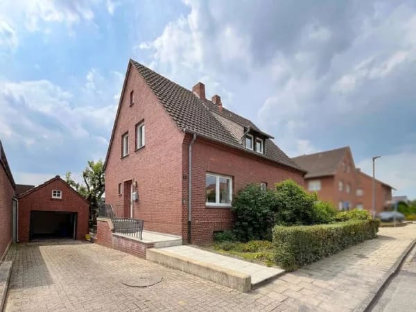 Immobilie in Ibbenbüren - Flexibles Wohnhaus mit Perspektive in hervorragender Lage von Ibbenbüren! - Bild 0