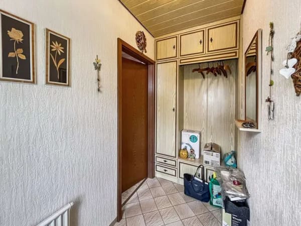 Immobilie in Ochsenfurt - Familienfreundliches Reihenmittelhaus mit zwei Gärten und Ausbaupotenzial - Bild 1