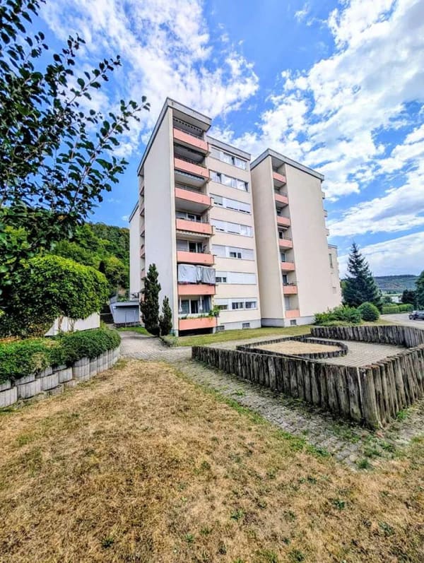 Immobilie in Oberkochen - Traumhafter Ausblick! Helle 3-Zimmer-Wohnung mit 2 Balkonen & Aufzug - Bild 1