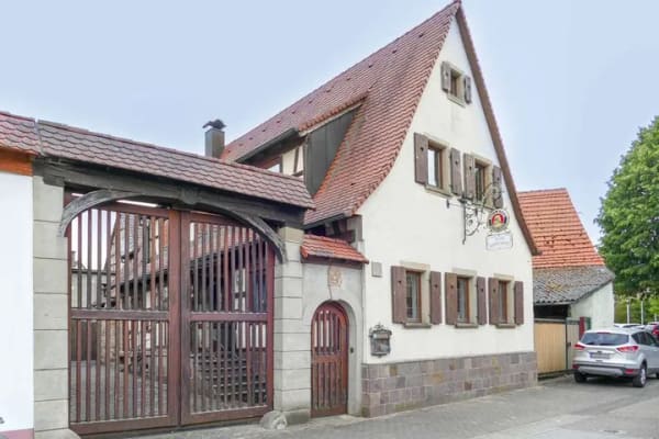 Immobilie in Ubstadt-Weiher - Historisches Anwesen – außergewöhnliches Projekthaus im Ortskern von Stettfeld - Bild 0