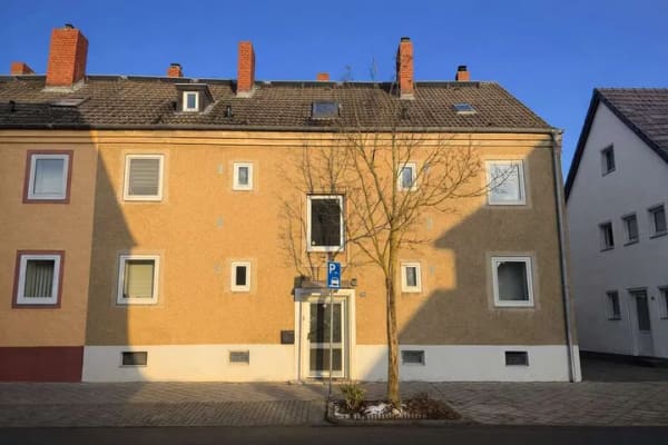 Immobilie in Düren - Über 9% Rendite! Solides Mehrfamilienhaus in Düren in begehrter Lage. Ausbaupotenzial vorhanden!  - Bild 1