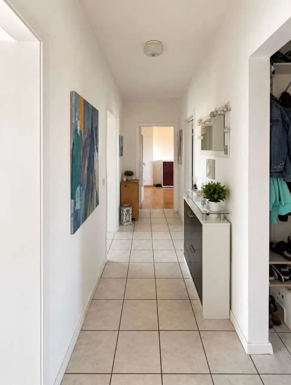 Immobilie in Offenbach an der Queich - Attraktive 4-Zimmer-Eigentumswohnung mit Loggia, Balkon und Einzelgarage - Bild 4