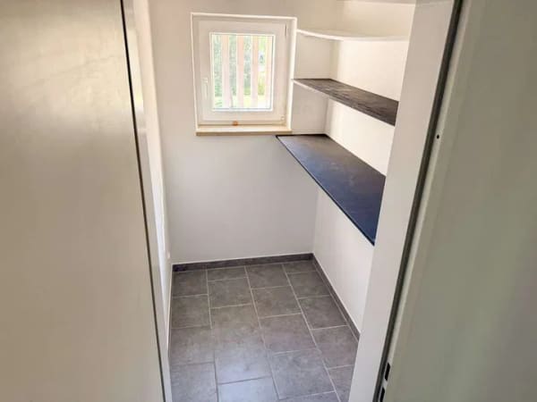 Immobilie in Nördlingen - Modernisierte 3-Zimmer-Wohnung mit Balkon & Garage – attraktive Wohnlage in Nördlingen - Bild 2