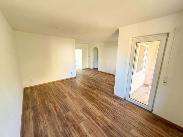 Immobilie in Nördlingen - Modernisierte 3-Zimmer-Wohnung mit Balkon & Garage – attraktive Wohnlage in Nördlingen - Bild 4