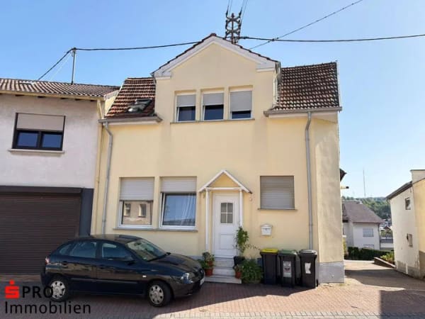 Immobilie in Püttlingen - Einfamilienhaus in zentraler Lage von Püttlingen! - Bild 0